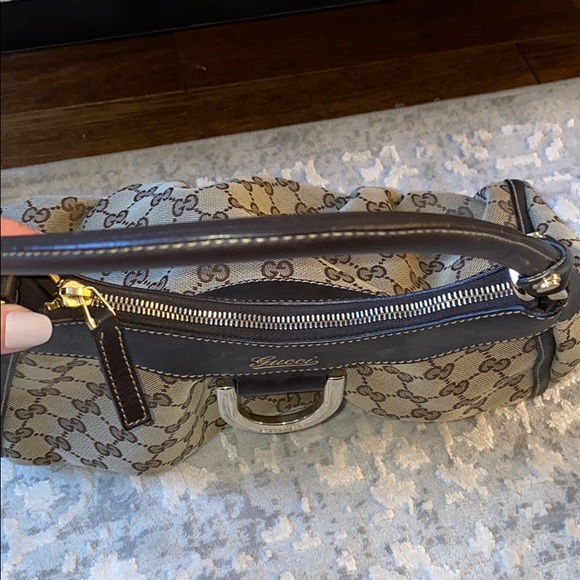 Gucci Shoulder Bag - Picture 5 of 11